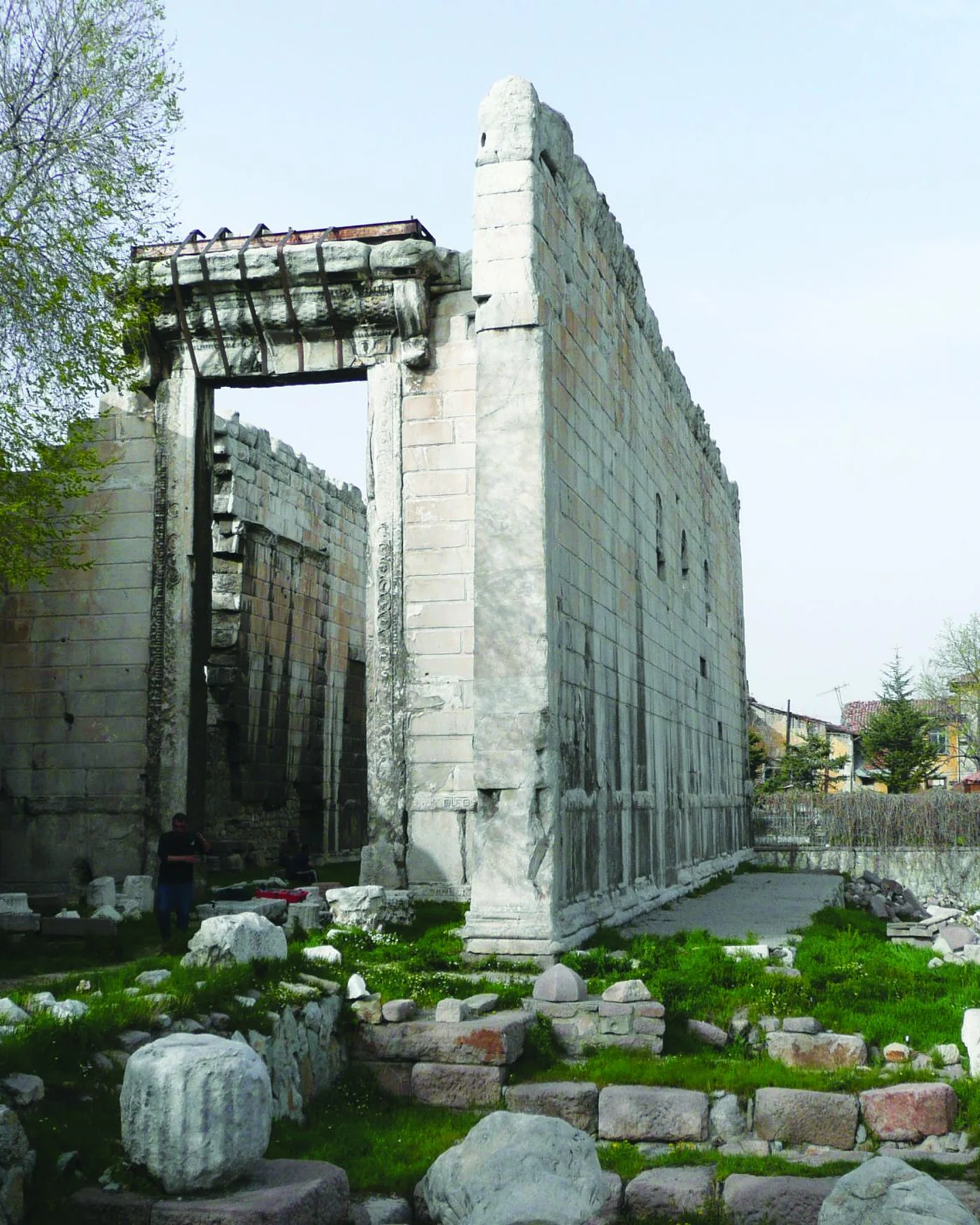 Ulus'taki Augustus Tapınağı'nın duvarları